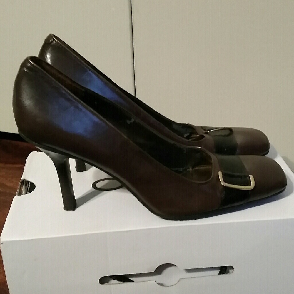 Dress shoes